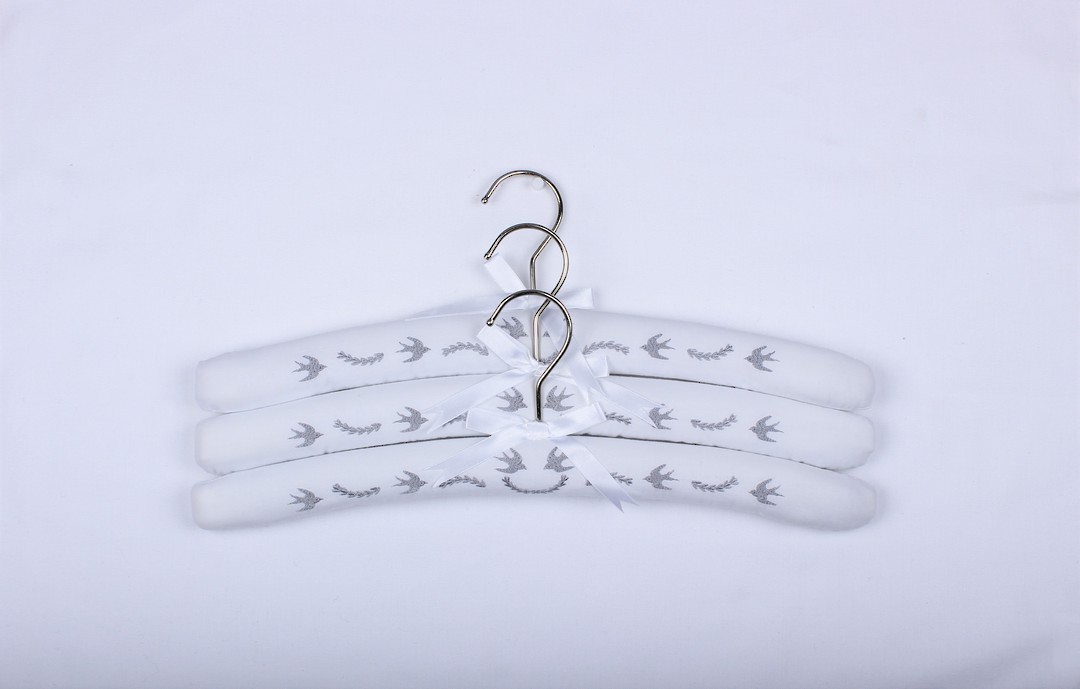 Swallow coat hangers - set of 3. Code: EH-SWA. Delivery end November 2021 image 0